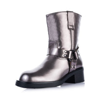 Metal rings boots