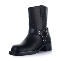 Metal rings boots