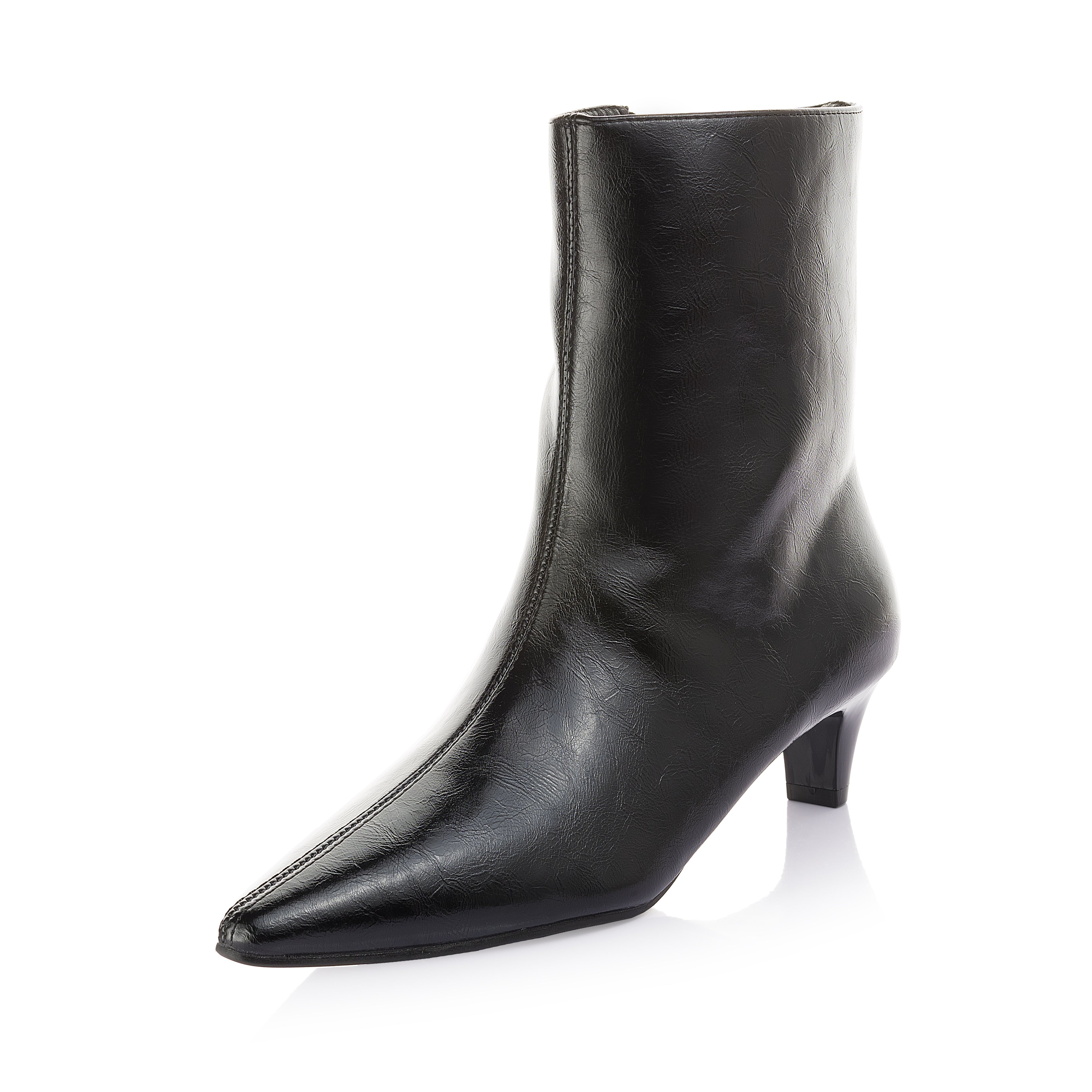 Glossy Pointed Boot